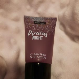 Precious night cleaning face scrub