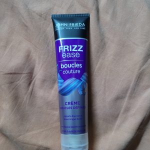 John Frieda – Frizz ease boucles couture (crème)