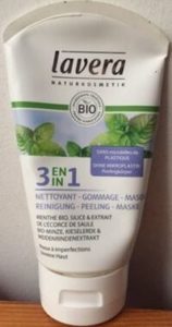 3 En 1 Nettoyant – Gommage – Masque