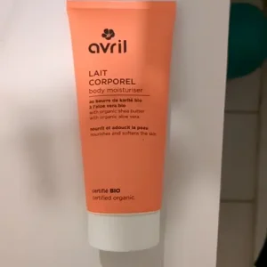 LAIT CORPOREL body moisturiser